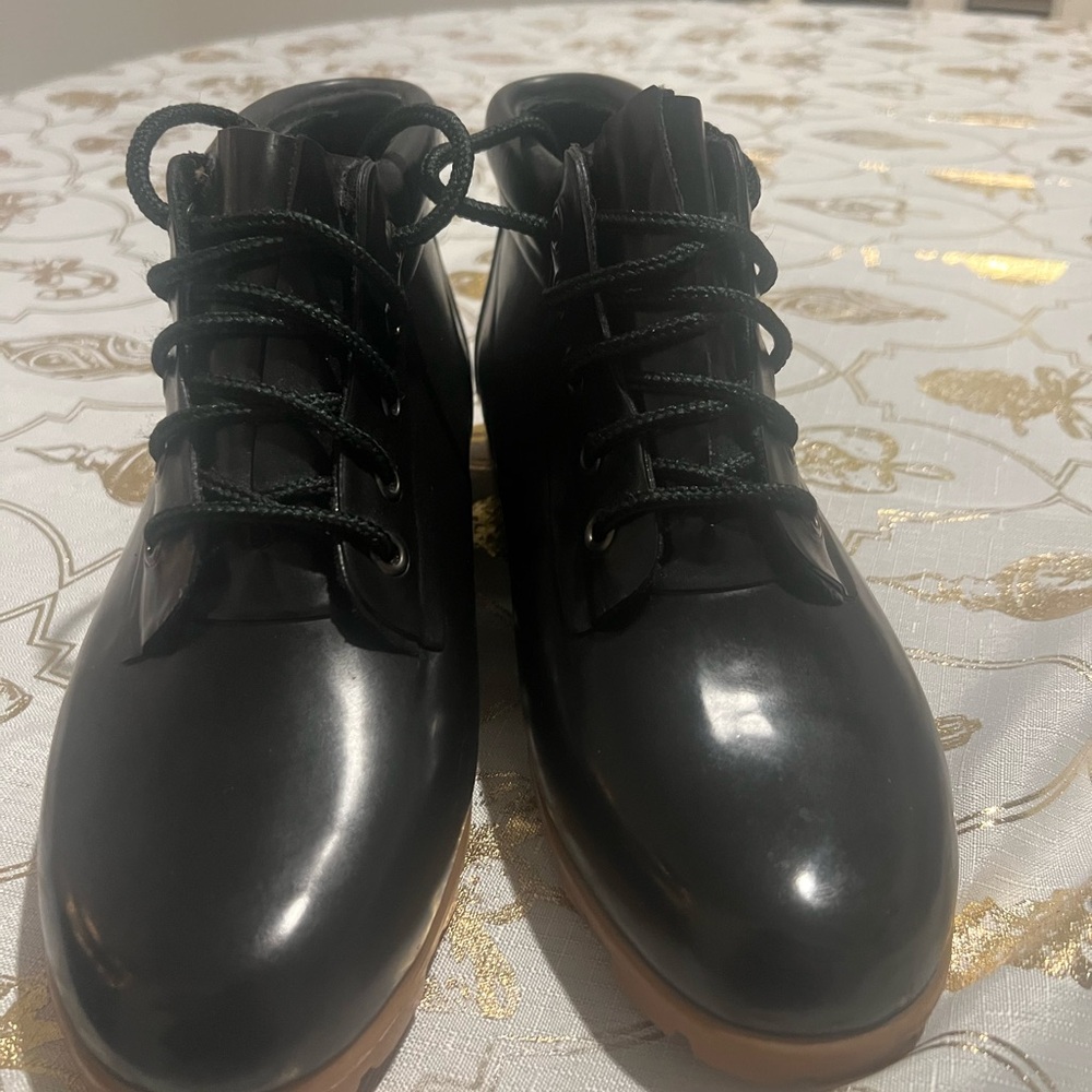 Lands’ End Men’s Black Boots size 10 Lug Sole Workwear minimalist normcore